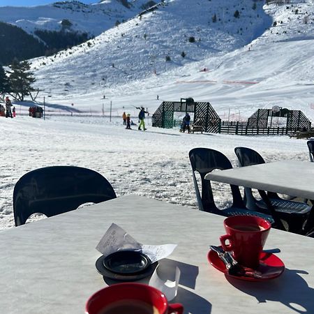 Val Louron Hautes Pyrénées Superbe appartement tout confort au pied des pistes 4 personnes Génos Exterior foto